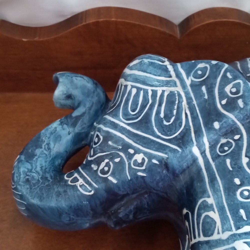 Elephant Statue - Picture 6 of 7